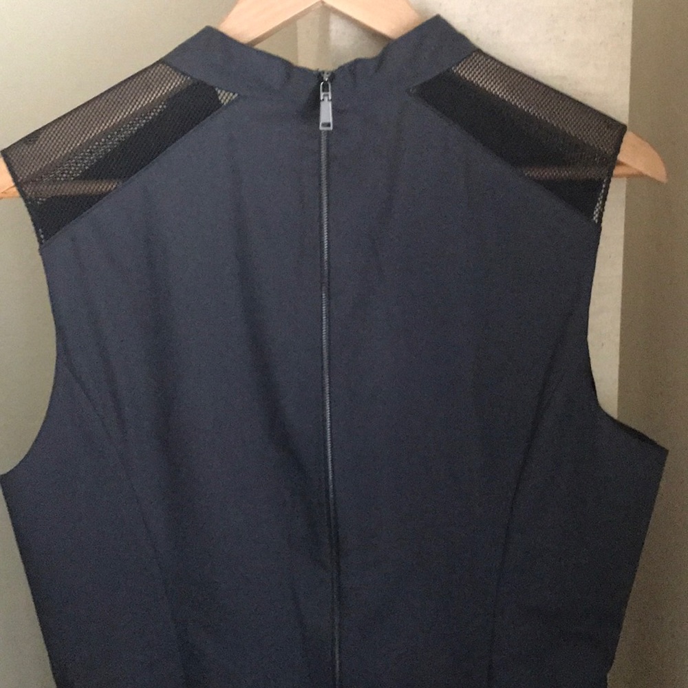 Tahari Gray Sleeveless Dress, Size 14 - Picture 4 of 4